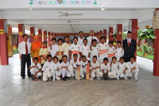 BARISAN pemain Kota Bharu yang merancang untuk mara ke perlawanan akhir Kejohanan Kriket Elit Bawah 12 Kebangsaan tahun ini.