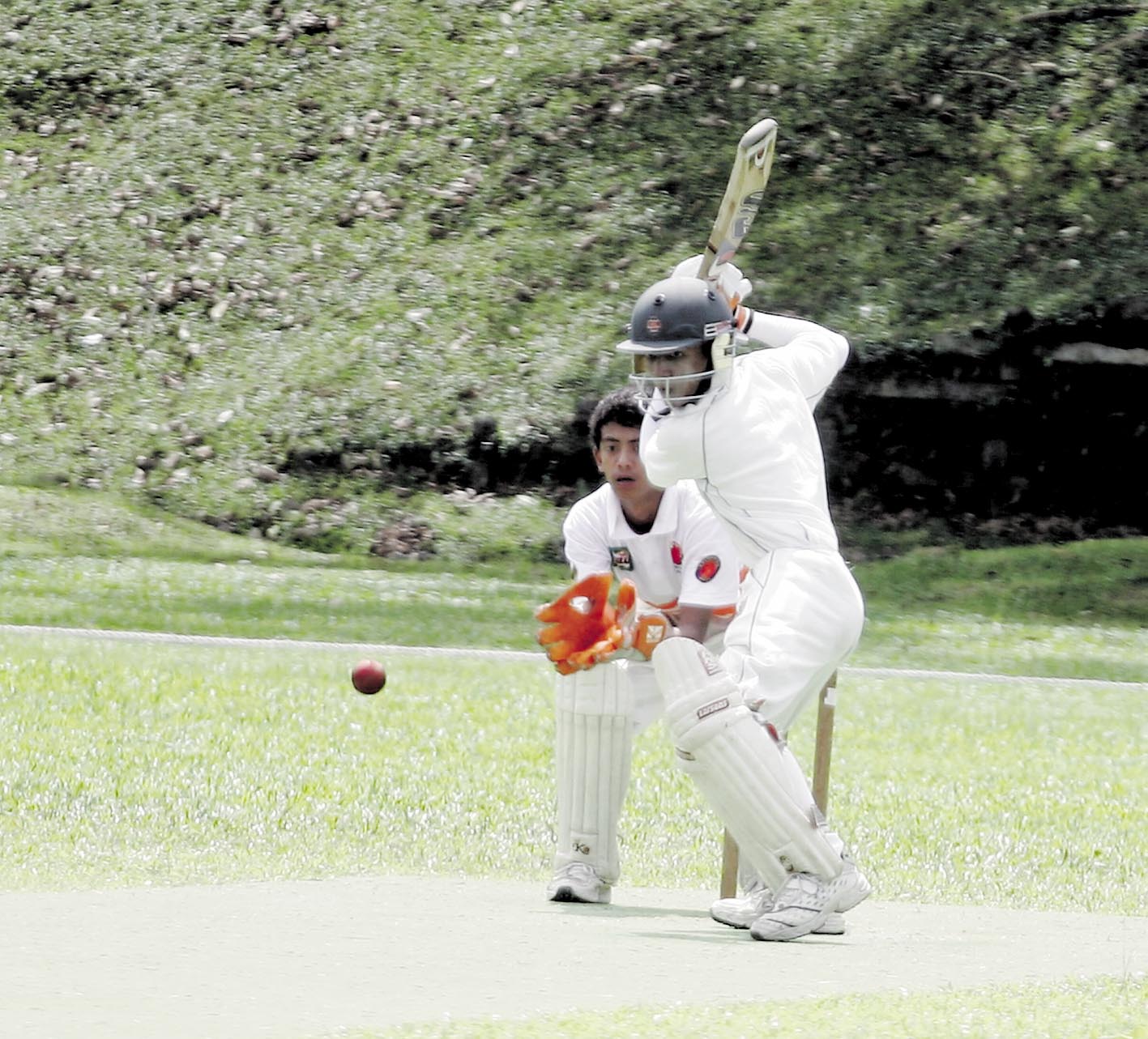 PEMUKUL SMK Victoria, Fauzan Malik bersedia untuk menghayun asakan pembaling SMK Tinggi Kajang di UKM Oval pada 7 Februari. PEMUKUL SMK Victoria, Fauzan Malik bersedia untuk menghayun asakan pembaling SMK Tinggi Kajang di UKM Oval pada 7 Februari.