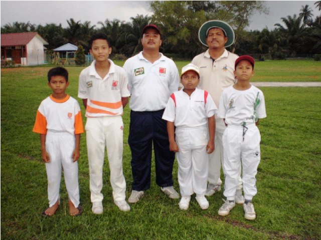 ANTARA pemain yang bakal menyinar bersama guru kriket masing-masing.