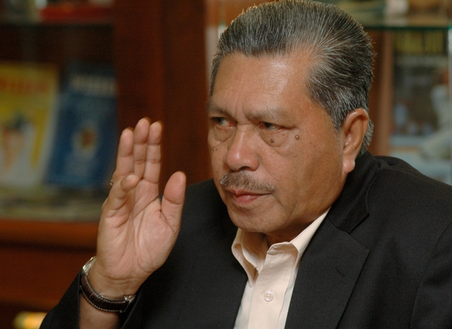 Presiden: Tun Ahmad Sarji Abdul Hamid Presiden: Tun Ahmad Sarji Abdul Hamid